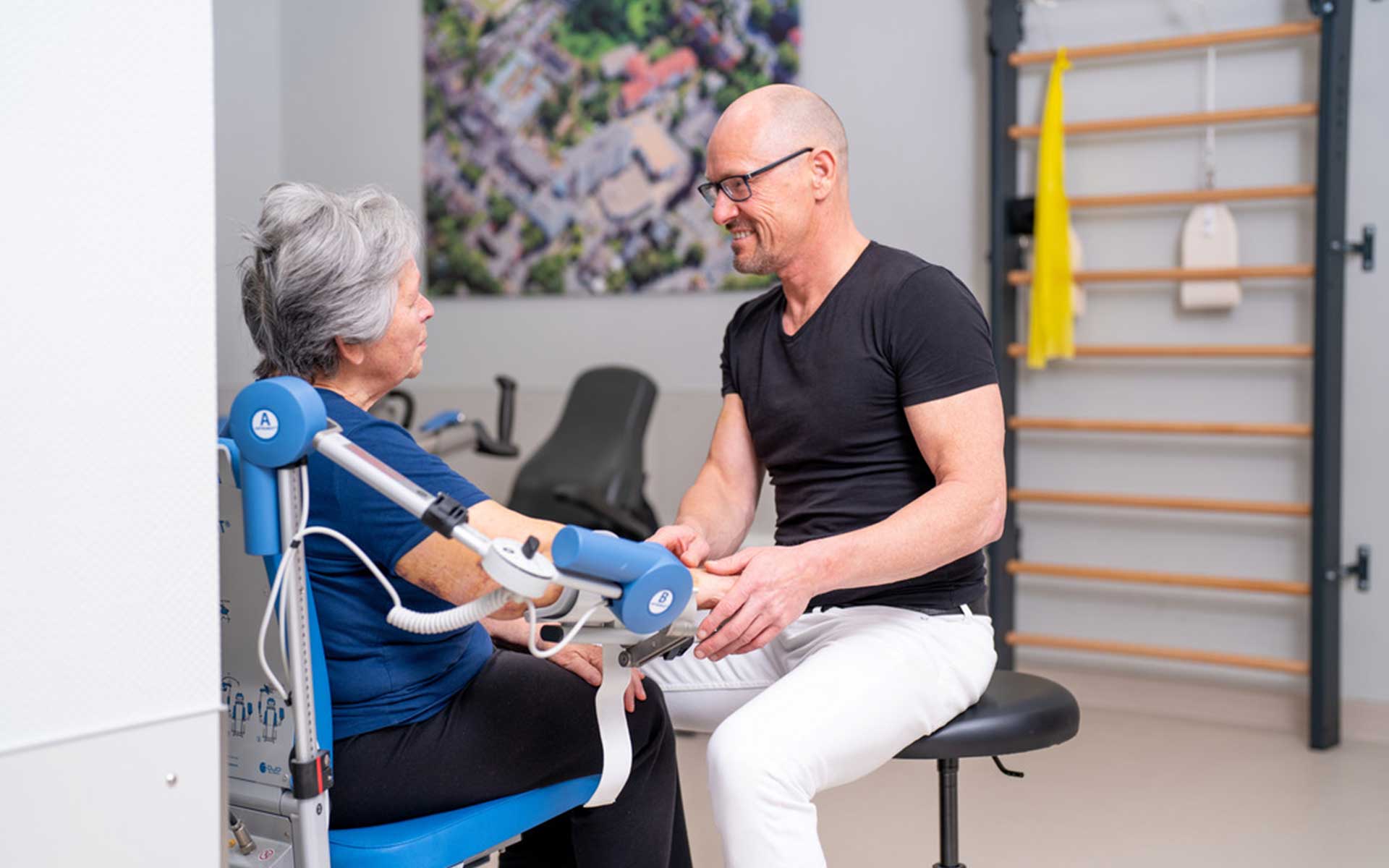 Mobile Schmerztherapie Hausbesuch Stefan Spooren - Linderung von Schmerzen in vertrauter Umgebung.