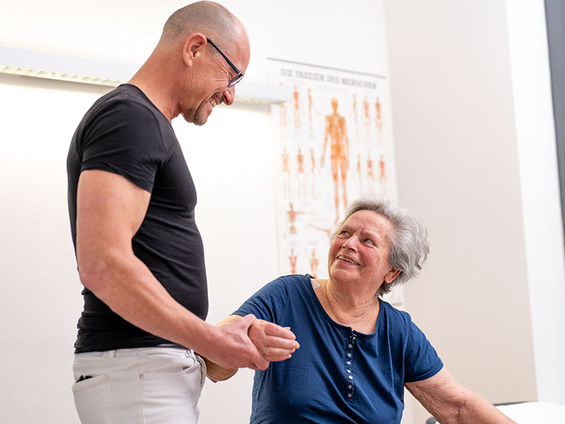 Bobath Therapie Hausbesuch Stefan Spooren - Neurologische Reha für mehr Selbstständigkeit.